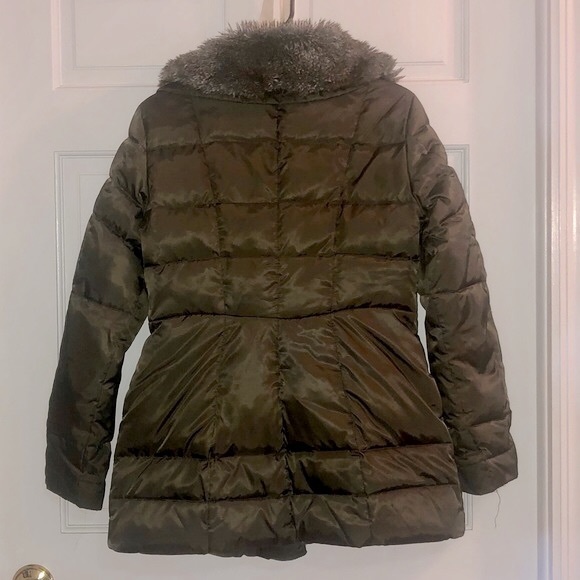 Vince Camuto brown/olive puffer jacket with faux fur collar, small - Picture 5 of 6